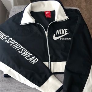 Nike wind breaker